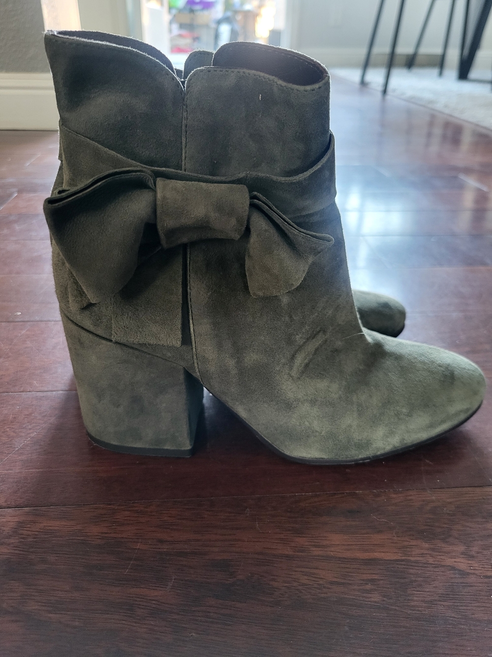 Women's Suede Bow Accent Ankle Boots - Olive